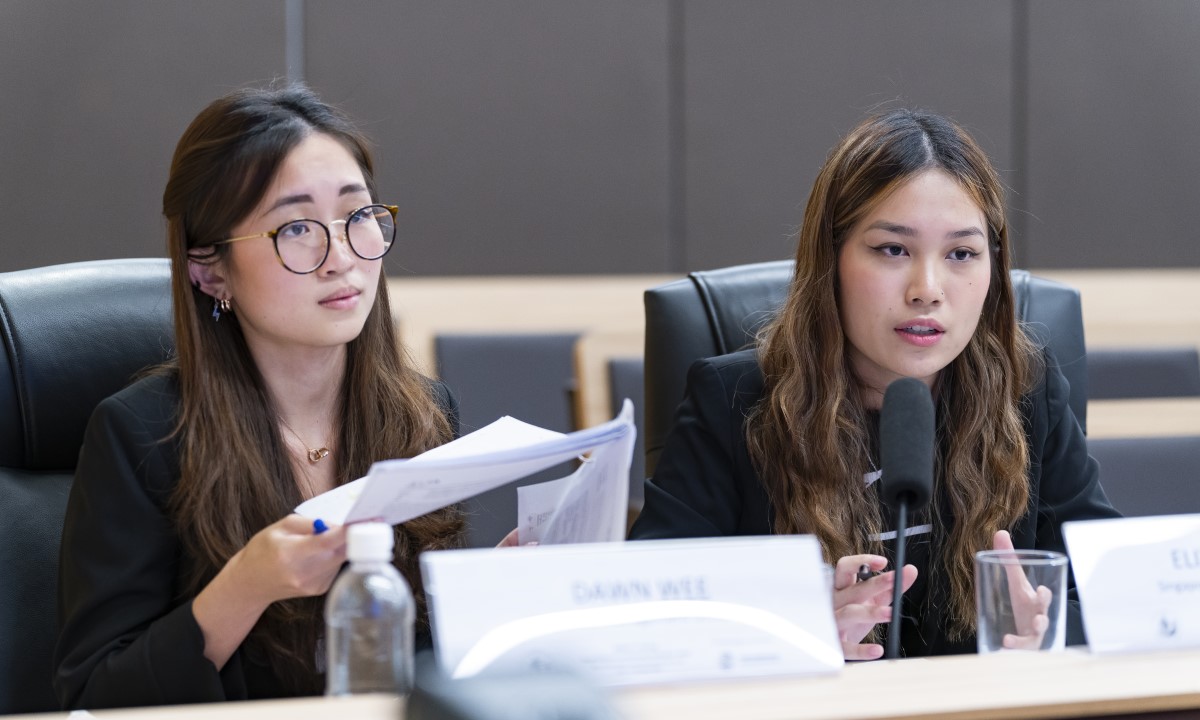 Dawn Wee (left) and Elizabeth Wee (right) both won the Neil Kaplan Award: Honorary Mention for Best Oralist at the 19th Vis East Moot Competition.