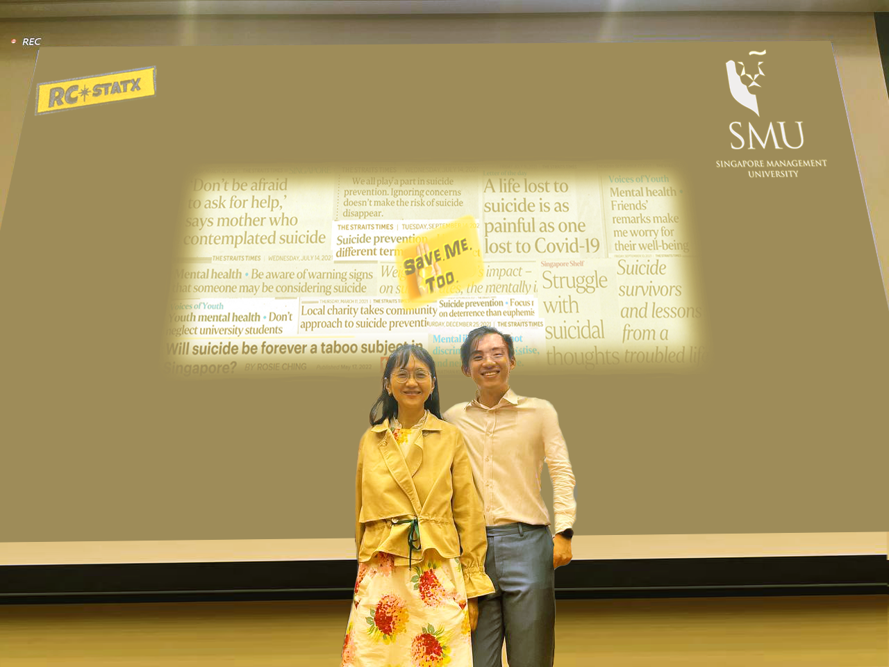 SMU undergraduate Ho Min Han (right), who won in the Long Presentation category at the Early Career Statisticians and Students Conference with Ms Rosie Ching, Principal Lecturer of Statistics from SMU School of Economics at Project Save.Me.Too.