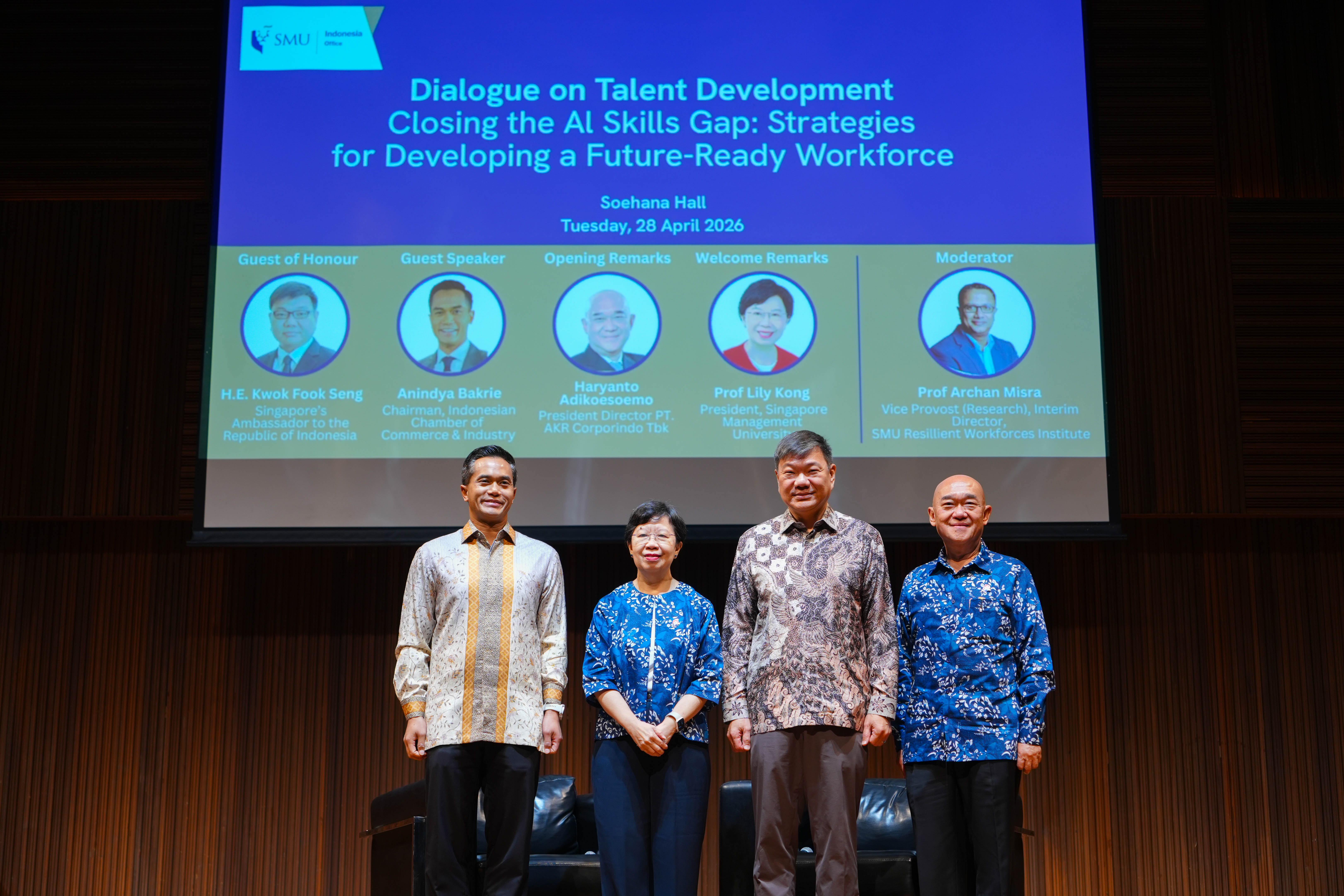 (L to R): Anindya Bakrie, Chairman of KADIN; Professor Lily Kong, President of Singapore Management University (SMU); Kwok Fook Seng, Singapore Ambassador to Indonesia; and Haryanto Adikoesoemo, Chair of the SMU International Advisory Council – Indonesia and President Director of PT AKR Corporindo Tbk, at the launch of SMU Indonesia.