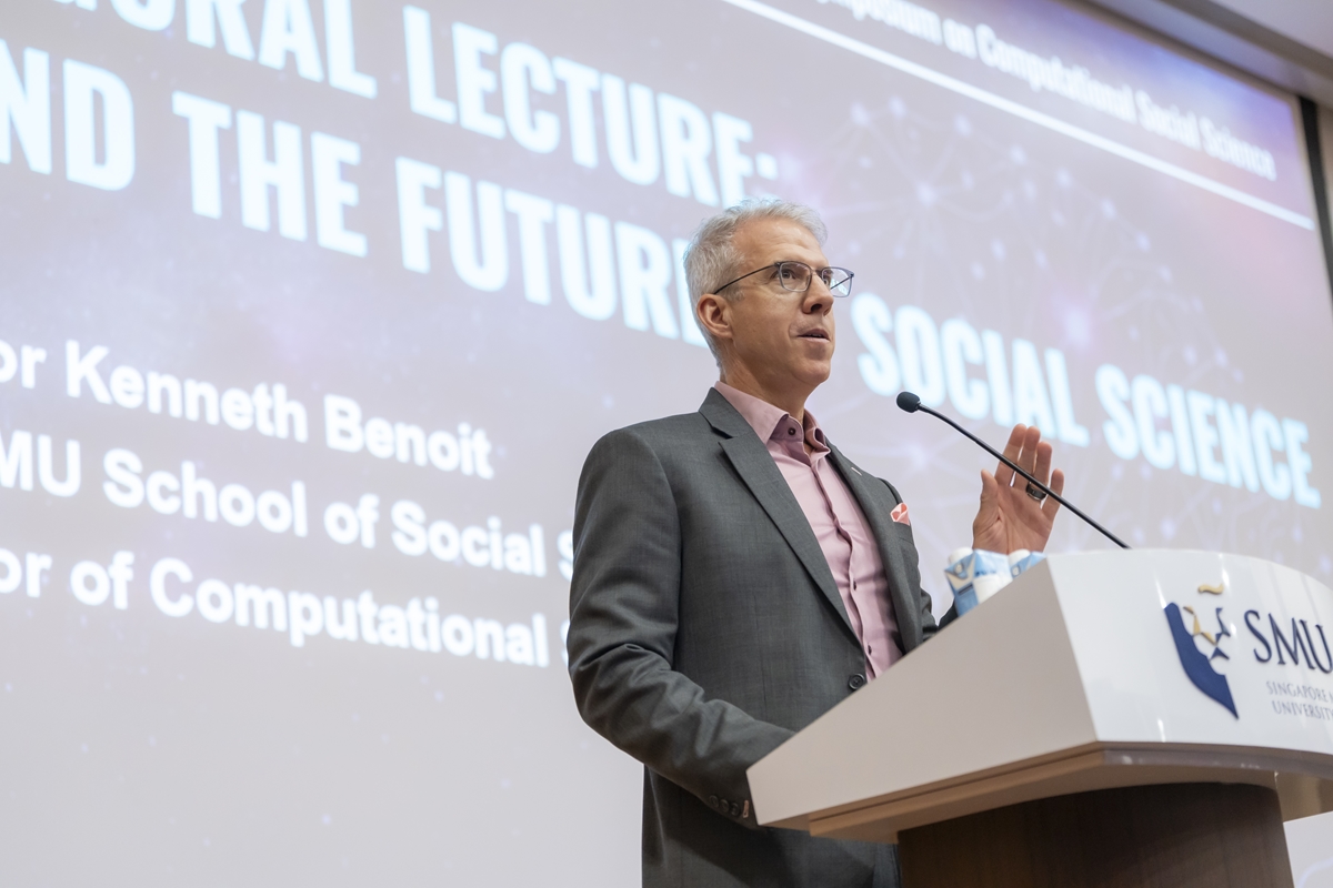Professor Kenneth Benoit giving his lecture: AI and the Future of Social Science.