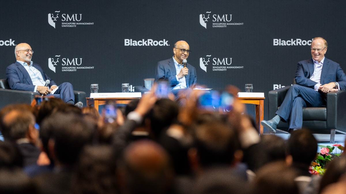 (L-R) Mr Piyush Gupta, CEO of DBS Group and Chairman of the SMU Board of Trustees, Mr Tharman Shanmugaratnam, President of the Republic of Singapore, and Mr. Larry Fink, BlackRock Chairman and CEO(L-R) Mr Piyush Gupta, CEO of DBS Group and Chairman of the SMU Board of Trustees, Mr Tharman Shanmugaratnam, President of the Republic of Singapore, and Mr. Larry Fink, BlackRock Chairman and CEO.