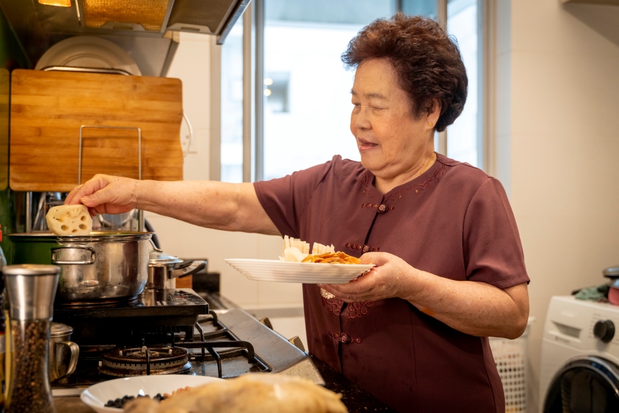 The first of its kind in Asia, SINEW adopts a non-intrusive approach to monitor daily routines using eight ambient sensors placed throughout participants’ homes.