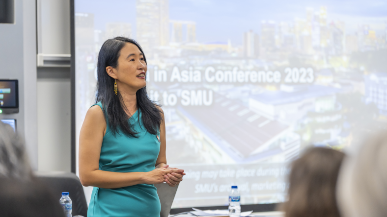 As part of the conference’s engagement activities, 21 key personnel and senior representatives from various Canadian universities visited SMU on 23 February. The visitors were hosted at the College of Integrative Studies (CIS) by SMU Professor Lim Sun Sun, Vice President, Partnerships and Engagement (above) and SMU Professor Elvin Lim, Dean, College of Integrative Studies.