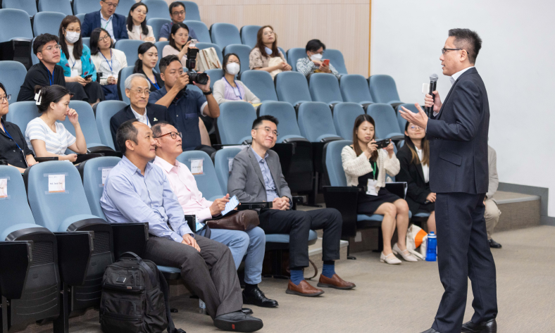 Lee Kong Chian Professor of Psychology and Director of SMU Behavioural Sciences Initiative David Chan.I