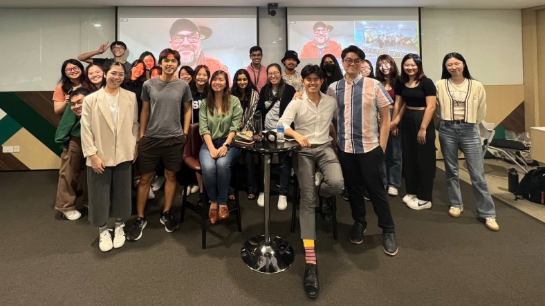 Participants of the Dive Deep Panel Discussion with Dr Simon Oliver (on screen), Ms Martha Atienza (front row, far left) and Ms Sam Shu Qin (front row, seated third from left).