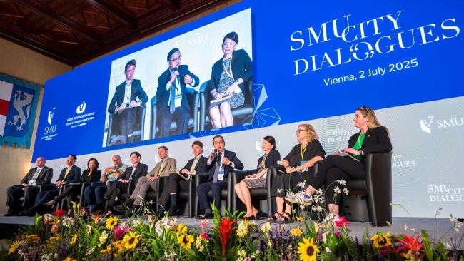 SMU Provost, Professor Alan Chan, sharing his views at the Roundtable Panel session. (Photo credit: SMU) SMU Provost, Professor Alan Chan, sharing his views at the Roundtable Panel session. (Photo credit: SMU)