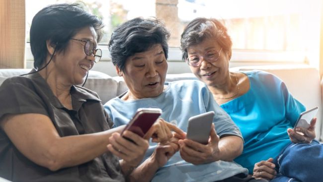 SMU&#039;s Centre of Research for Successful Ageing shared its recent findings in its 3rd Policy Roundtable. (Photo: Getty Images, Chinnapong)