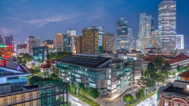 SMU MBA ranked 13th in Asia in the Financial Times (FT) 2026 Top 100 Global MBAs, and soared 57 places to 18th globally in the “ESG and net zero teaching” category. 