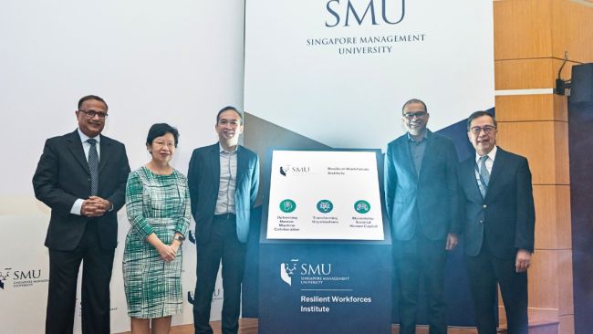 Launch of SMU Resilient Workforces Institute (L-R): Prof Archan Misra, Prof Lily Kong, Mr Tan Kok Yam, Dr Janil Puthucheary, and Prof Alan Chan.