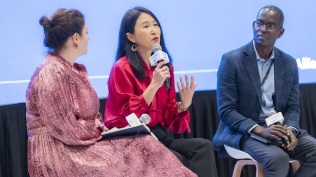 SMU Vice-President Prof Lim Sun Sun speaking at the inaugural Reach Leaders’ Roundtable. 