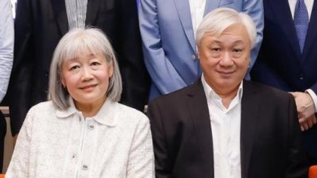 Dr Lillyn Teh (L) and her husband, Dr Foo Suan Tong.