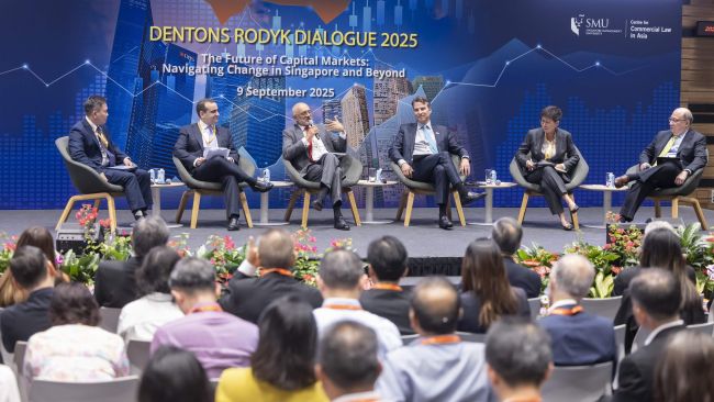 Dentons Rodyk Dialogue 2025 held at SMU Yong Pung How School of Law. (L-R) Mr Hsu Li Chuan, Assoc Prof Aurelio Gurrea-Martínez, Mr Piyush Gupta, Mr Pol de Win, Prof Wan Wai Yee, and Mr Nicholas Chong.