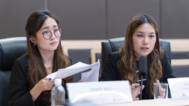 Dawn Wee (left) and Elizabeth Wee (right) both won the Neil Kaplan Award: Honorary Mention for Best Oralist at the 19th Vis East Moot Competition.